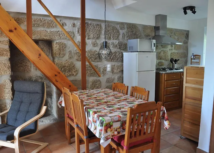 Casa-palmeira-quinta-da-encavalada-relaxing-holiday-house-with-beautiful-view-and-swimmingpool Nyaraló *