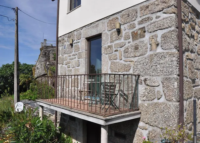 Casa-palmeira-quinta-da-encavalada-relaxing-holiday-house-with-beautiful-view-and-swimmingpool Nyaraló