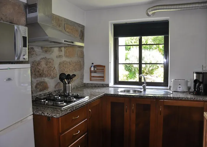 Casa-palmeira-quinta-da-encavalada-relaxing-holiday-house-with-beautiful-view-and-swimmingpool Nyaraló