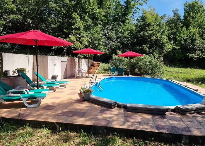 Casa-palmeira-quinta-da-encavalada-relaxing-holiday-house-with-beautiful-view-and-swimmingpool